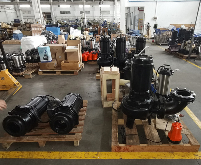 Субтрафируемый канализационный насос